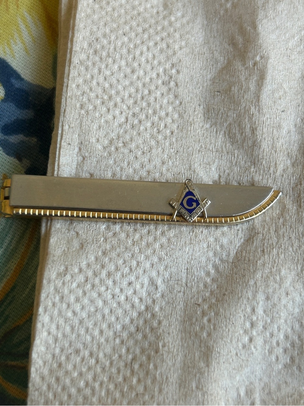 Vintage Anson Masonic Square & Compass Tie Clip in Silver and Gold w Blue Enamel - Picture 9 of 9